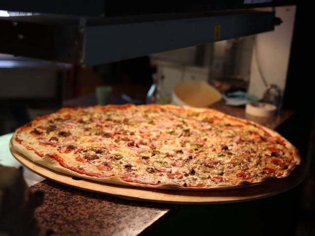 Sukupizzalla on kokoa ja painoa!