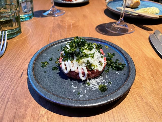 Klassikot ja uudet maut kohtaavat Hiileessä.