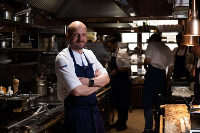 Hans Välimäen tiimiin kuuluvat myös Maria von Graevenitz-Välimäki,  Miika Lönn ja Arto Rastas.