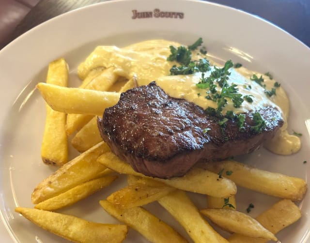 SYÖ!-tulokas tarjoaa pihviä mahtavaan 12 €:n hintaan.