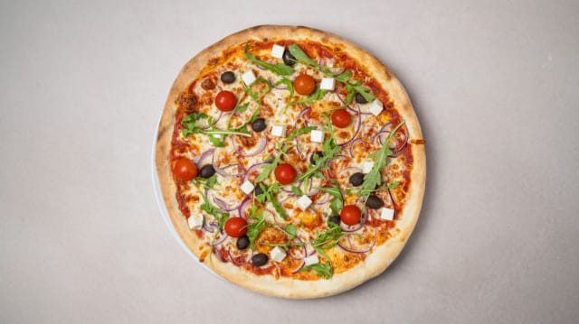 Talon Pizzassa nautit pizzojen lisäksi myös kebabia ja muita annoksia.