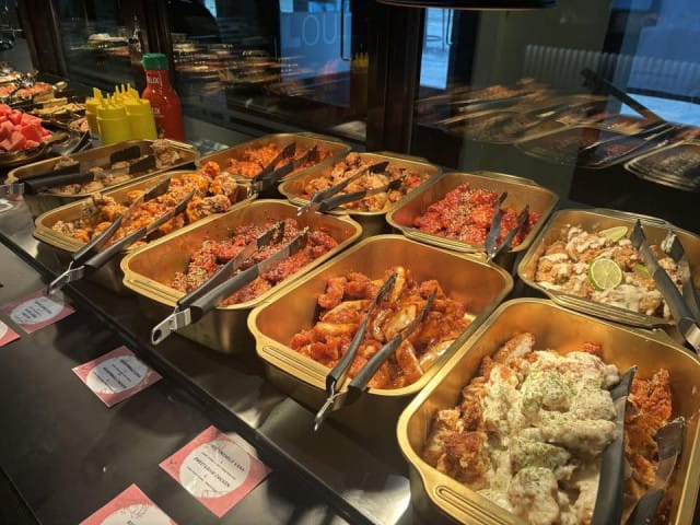 Rapeaa kanaa buffetista, nam!