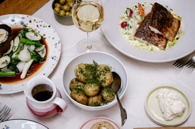 Airin á la carte -lista keskittyy saariston makuihin sekä lähialueen tuottajien raaka-aineisiin.