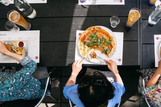 Maista Bastion Bistron herkullinen menu historiallisissa Suomenlinnan maisemissa.