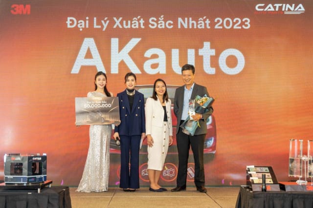 phim-cach-nhiet-akauto