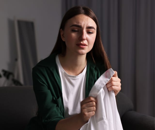 Nykyisin huulipunajäljet ovat vaihtuneet digitaalisiin jalanjälkiin, joita seuraamalla voi löytää jotain yllättävää. Kuvituskuva.