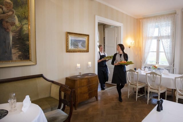 Lämmintä tunnelmaa ja arvokkuutta huokuva Krapihovi on ehdottomasti käymisen arvoinen kohde.