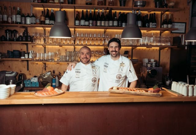 Karun yrittäjä, keittiömestari Valtteri Willberg ja keittiömestari Ralf Södergård odottavat innolla Food & Fun Festivalia ja ravintolaan saapuvaa erikoista tonnikalaa.