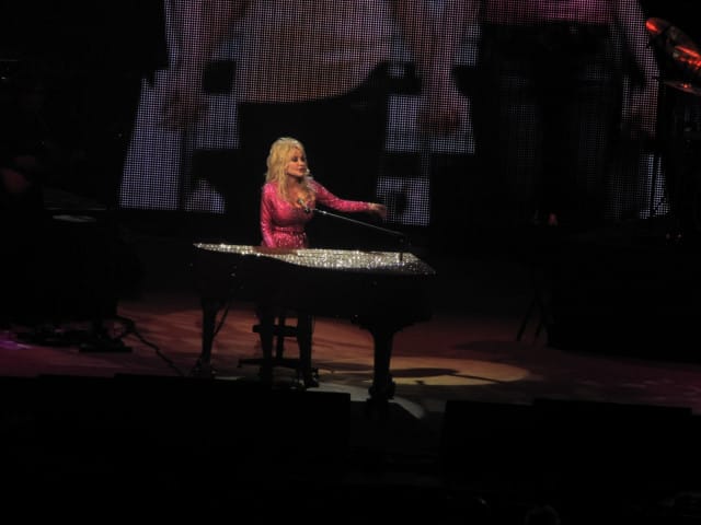 Dolly Parton vuonna 2011.