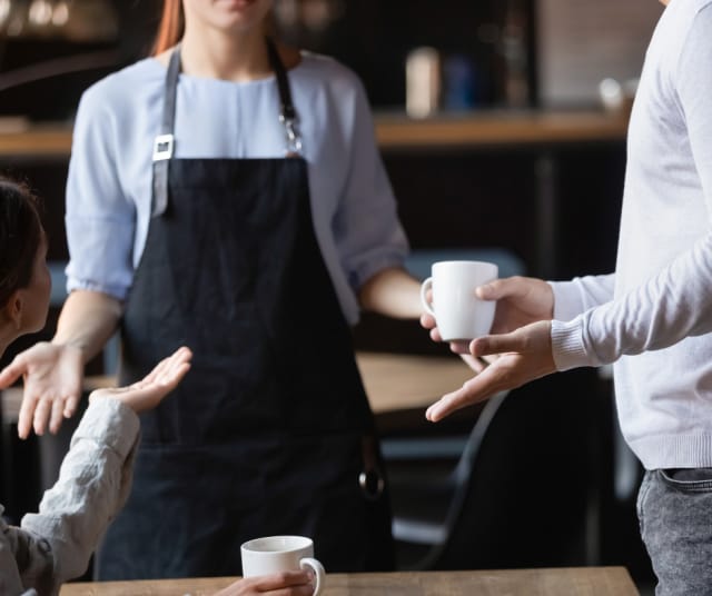 Pariisissa moni suomalaisturisti on ollut hämmentynyt siitä, ettei paikallisista kivijalkakahviloista saa aina "tavallista" suodatinkahvia. Kuvituskuva.