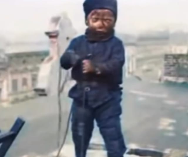 Kuvakaappaus videolta.