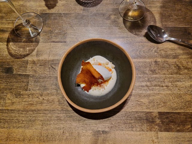 Jälkkäreissä on japanilaisia vivahteita. Porkkana & sake jälkiruoka oli mielenkiintoinen ja mukava lopetus illalle.