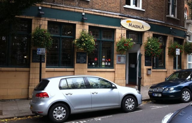 The Magdala -baari kuvattuna 2010, jonka edustalla Ruth Ellis syyllistyi veritekoonsa.