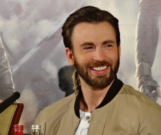Chris Evans Kapteeni Amerikka - Talvisotilas -leffan pressitilaisuudessa Ranskassa.