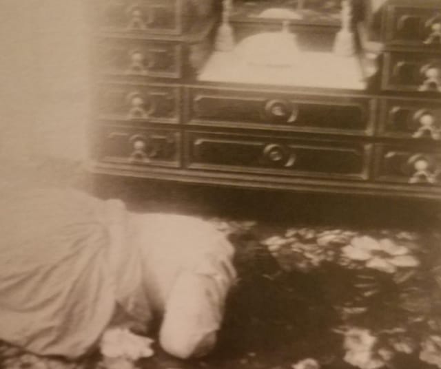 Kuvat murhatalosta uhreineen levisivät nopeasti julkisuudessa. Kuvassa  äitipuoli Abby.