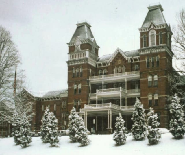 Athensin mielenterveyskeskus talvella vuonna 1981.