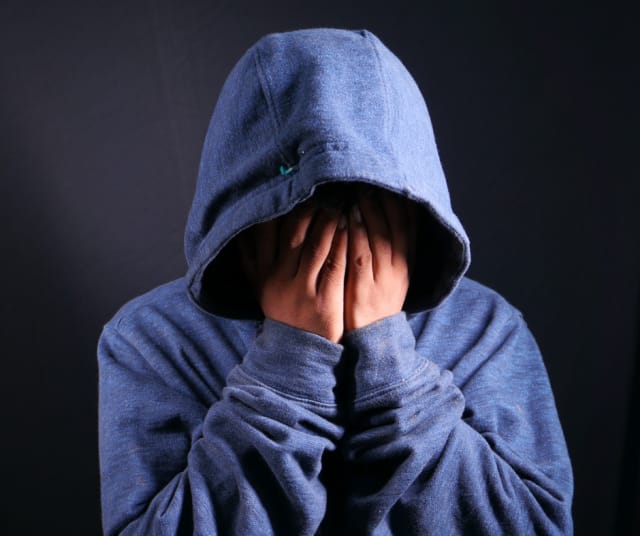 Addiktio aiheuttaa häpeää.