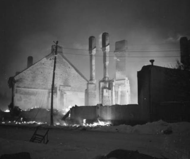 Kuva Mikkelin palopommituksista.