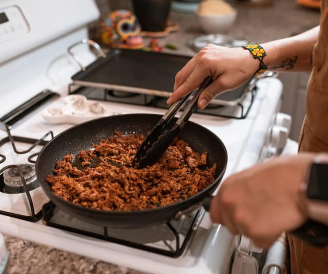 Puoli teelusikallista ruokasoodaa riittää.