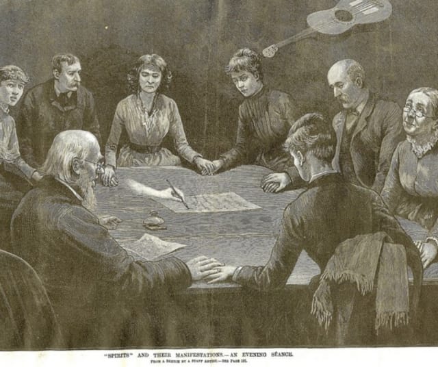 Spirituaaliset istunnot olivat aikansa ajanviete ja kutsujen ohjelmanumero.