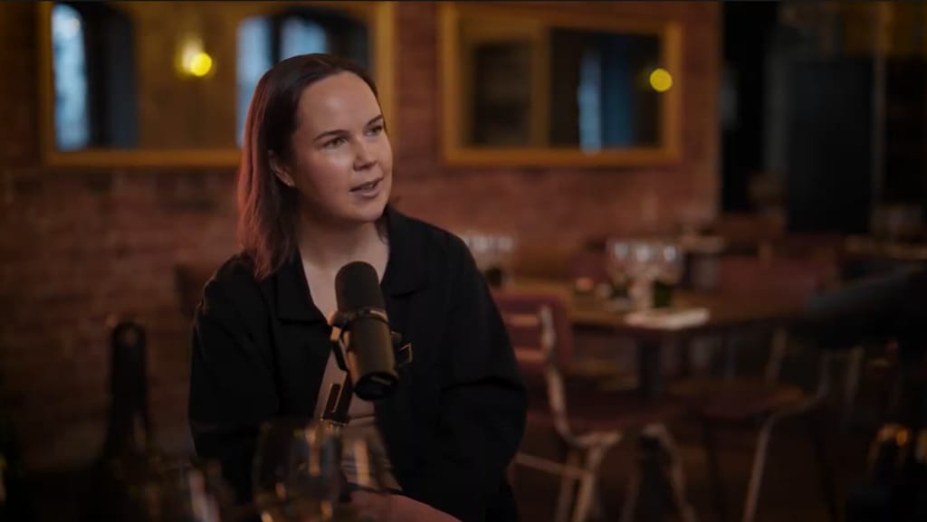 Pöytä kahdelle -podcastin vieraana on palkittu BasBasin keittiöpäällikkö Veera Valtonen.