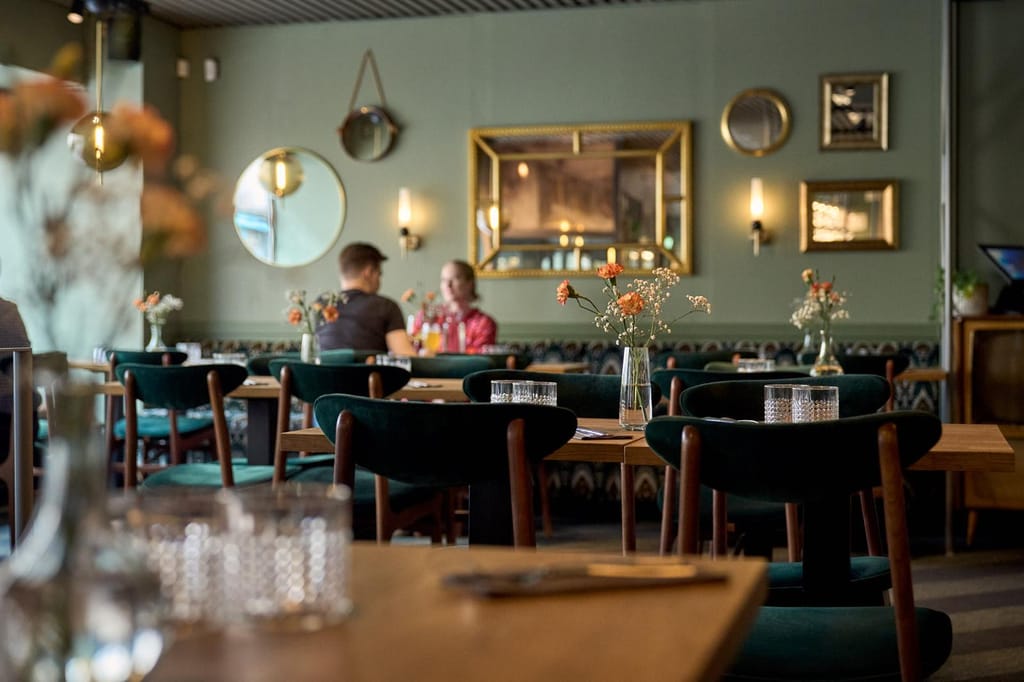 Bistro Bar & Miljöön ravintolasali.