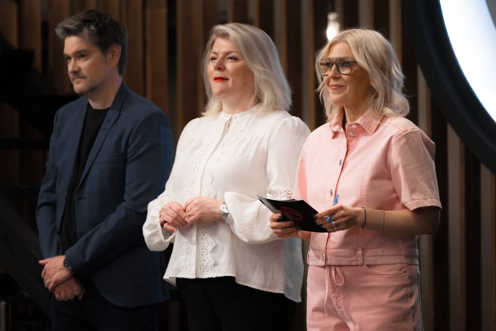 Vappu Pimiä, Helena Puolakka ja Henri Alén MasterChefin kuvauksissa