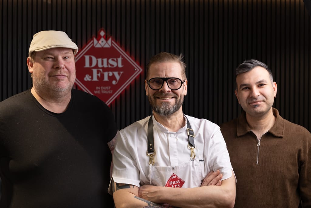 Mika Tuomonen, Risto Mikkola ja Mesut Gürkan. Kuva: Dust & Fry Oy