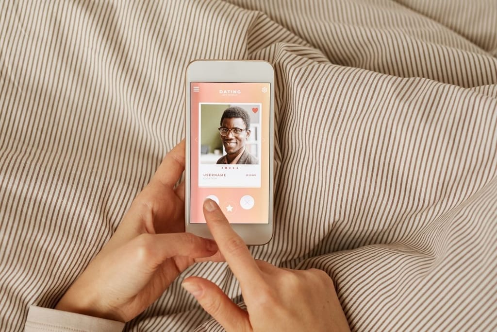 deittisovellus swipe bait profiili puhelimessa