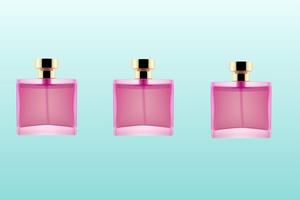 kolme samanlaista hajuvesipulloa minimalismi parfyymin trendit pienet pullot