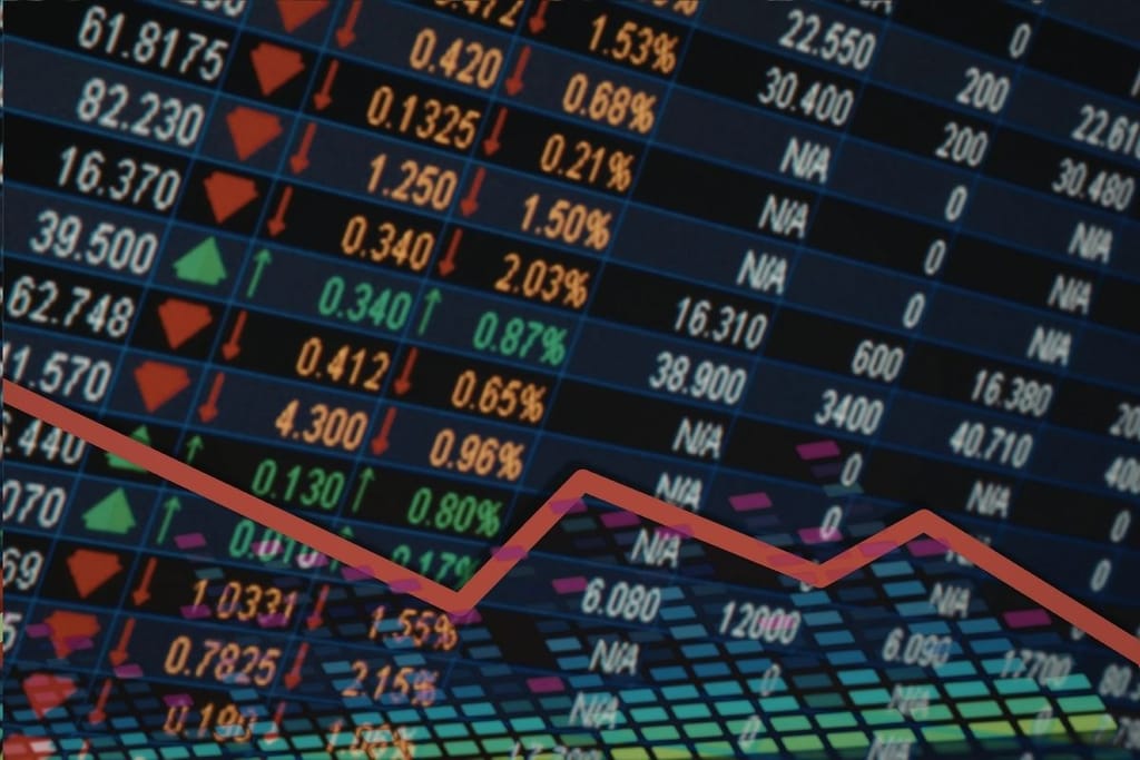 talous lasku graafi kuluttajien luottamus Suomi taloustilanne heikkenee