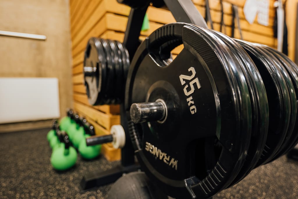 kuntosaliharjoittelu työpäivän aikana parantaa jaksamista ja työtehoa