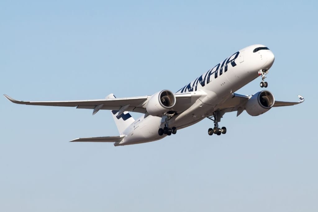 Finnair Airbus A350 nousussa Helsinki-Vantaalla