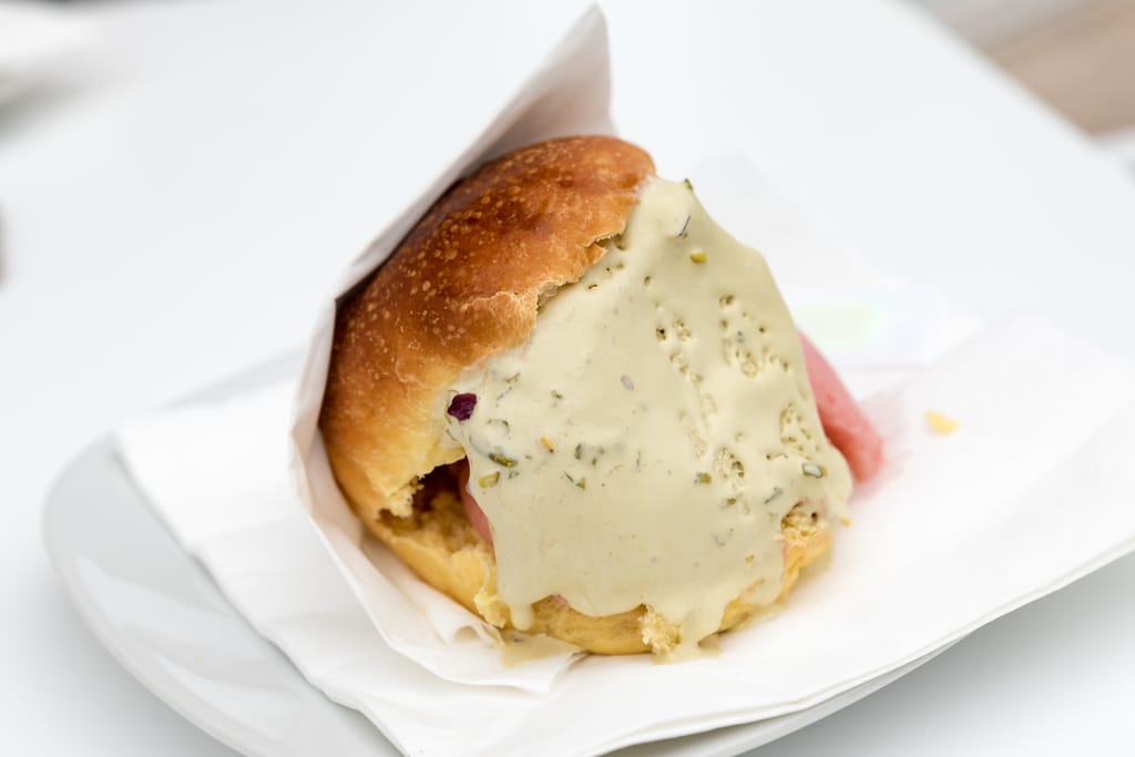 Brioche con gelato -leivos.