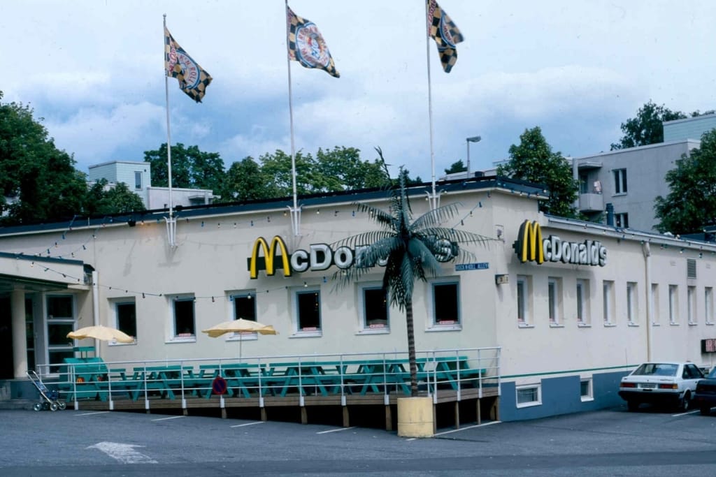 McDonald’s myymälä helsingin töölössä.