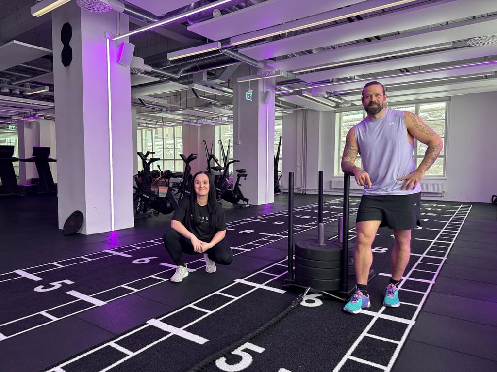 Janne Lehtonen ja Katja Kaila omalla kuntosalillaan Vallilassa.