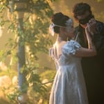 Bridgerton naamioitu tanssi romanttinen kohtaus Netflix sarja queer rakkaustarina