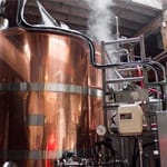 tislaamon laitteisto kuparipannu suomalainen tislaamo tuotanto