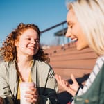 kaverin kanssa tekeminen auttaa saamaan asiat hoidettua