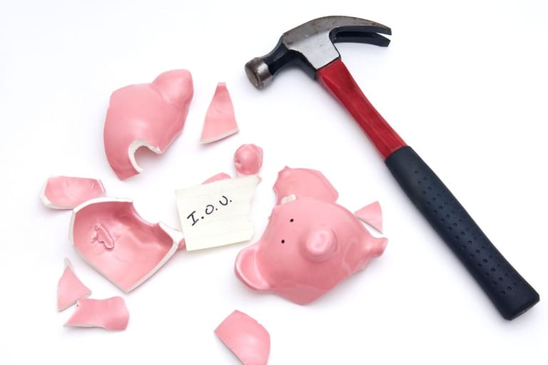 Säästöporsas hajoitettu vasaralla, rahat viety ja lappu jätetty