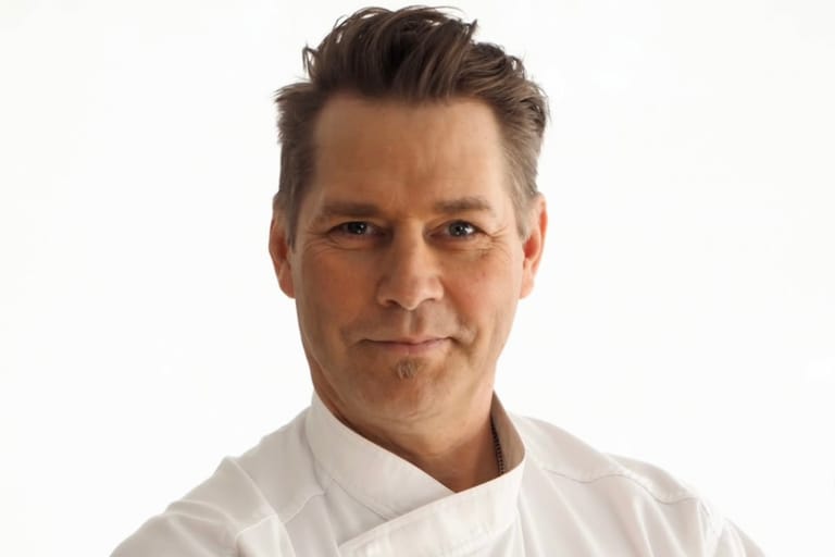 Harri Syrjänen valkoisella taustalla