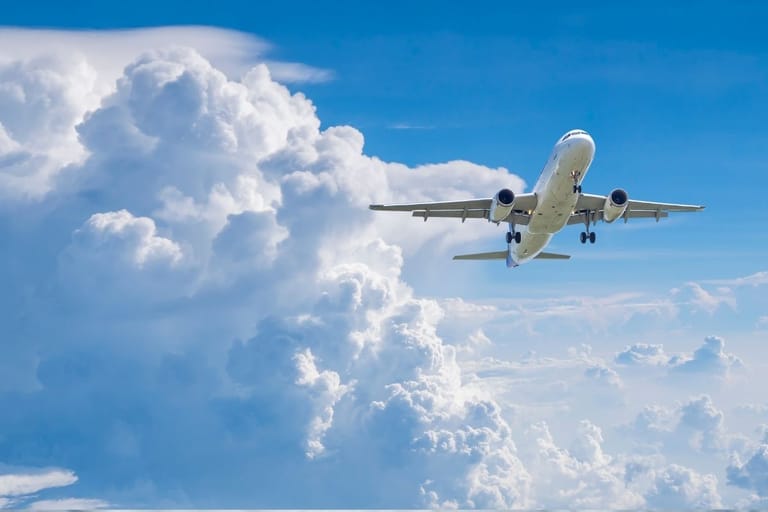 Kirjoita näille kuville juttuun sopivat googlediscovery-optimoidut alt-tekstit, kuvailut ja kuvatekstit