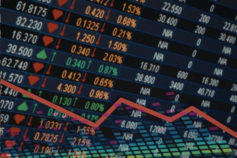 talous lasku graafi kuluttajien luottamus Suomi taloustilanne heikkenee