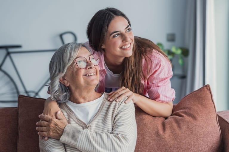 aikuinen lapsi ja vanhempi läheisessä hetkessä – perhesuhde ja vuorovaikutus aikuisena