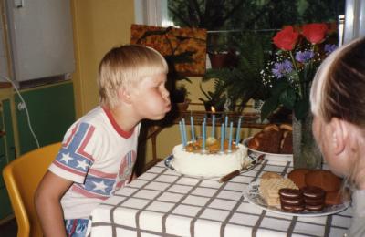 Kesän lapsi mä oon..