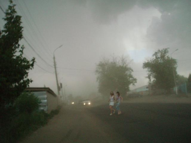 Ukkos- ja hiekkamyrsky Efremovissa