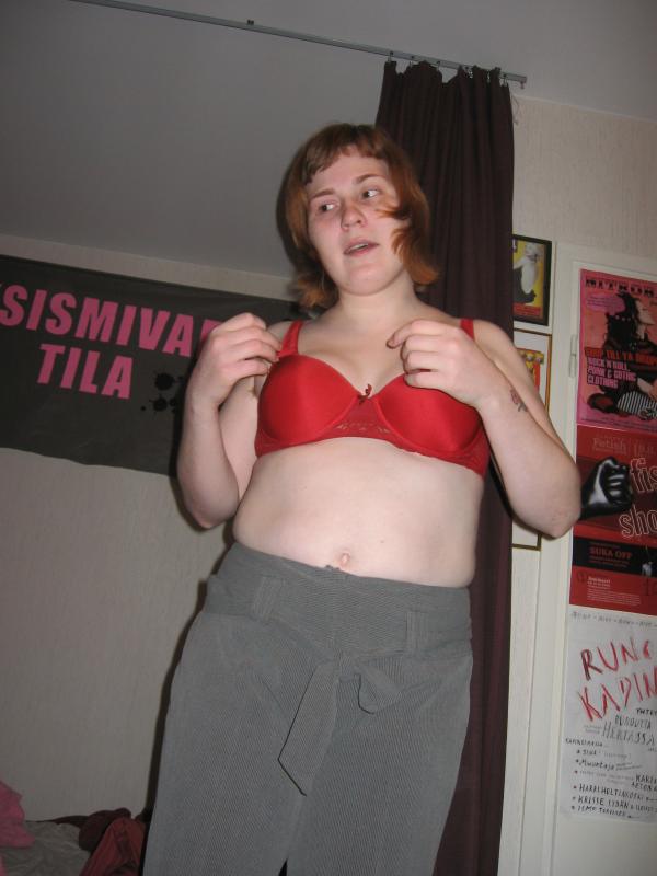 Paparazzi kuvasi taas pukeutuessani :)