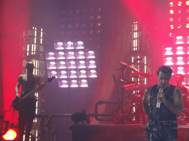 Rammstein Hartwall-areenalla 22.2.2010. Kuvan otti Olga Koiverianine.