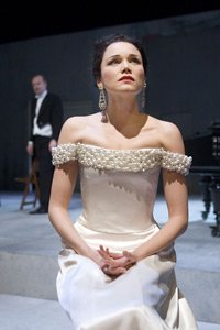 Helsingin Kaupunginteatterin näytelmä Kukkaistyttö. Kuva Tapio Vanhatalo.