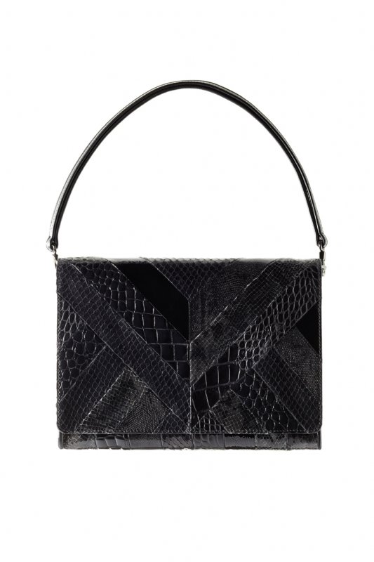 Neo Patch -kokoelman Besace mustana. Kuva: Jean-Francois Julian/Longchamp